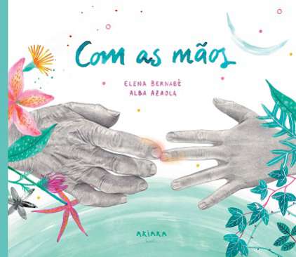 Com as mãos