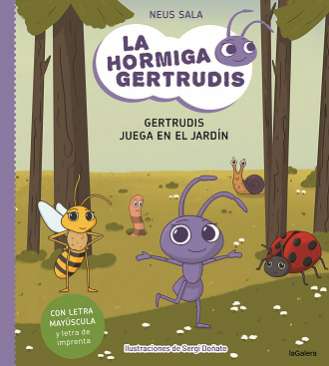 Gertrudis juega en el jardín